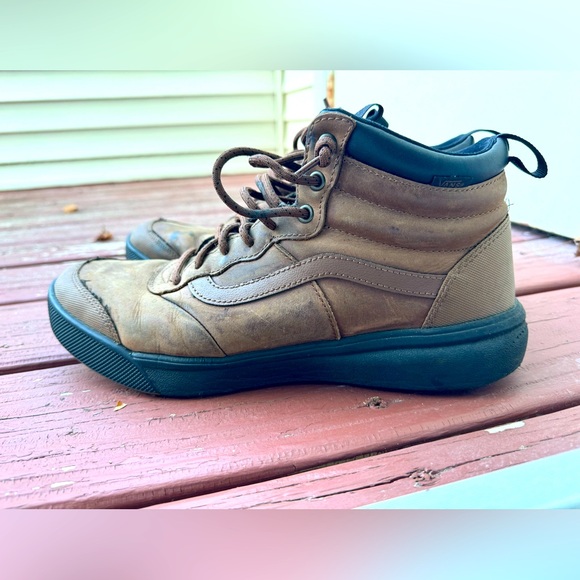 Vans Ultrarange Sneaker Boots - Picture 1 of 4